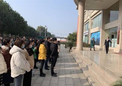 宛城区党校中青班学员到人生就是博-尊龙凯时医疗现场教学点进行现场学习